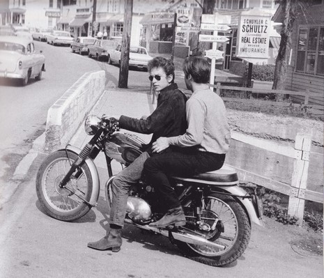 Se cumplen 50 años del mítico accidente en moto de Bob Dylan