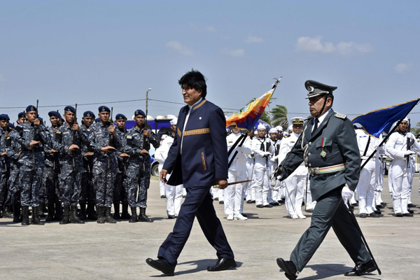 Abren la escuela militar 