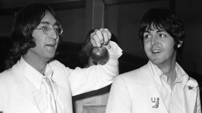 Dura carta que John Lennon envió a Paul McCartney tras el fin de The Beatles se vende en 30 mil dólares