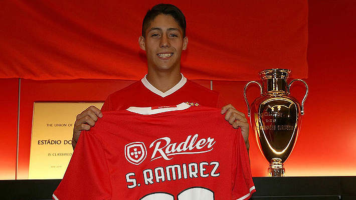 Promesa del fútbol chileno fue presentado oficialmente en el Benfica de Portugal