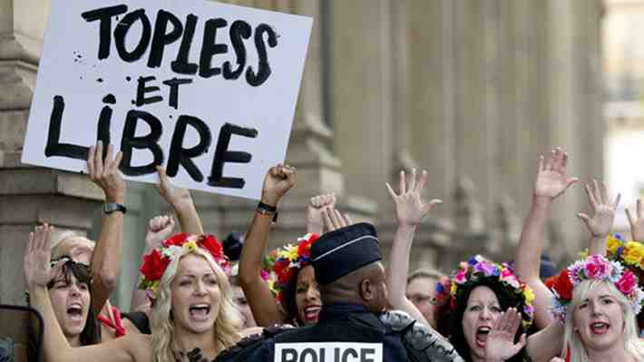 Topless, la larga lucha femenina por ir a pecho descubierto