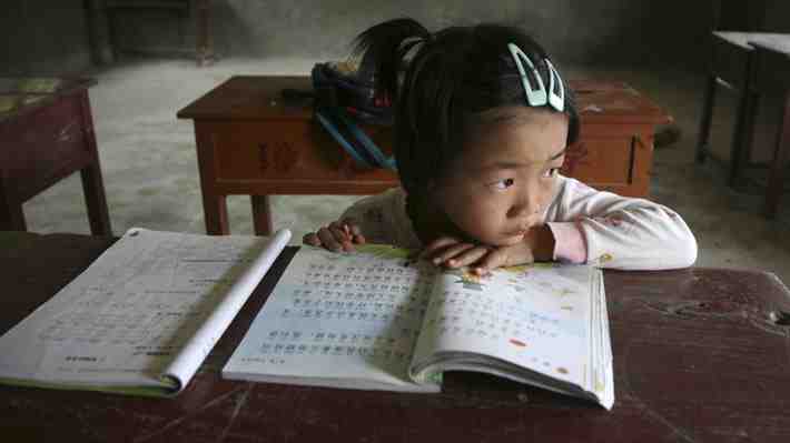 No más tareas en la casa ni concursos de matemáticas: Los esfuerzos de China para terminar con el estrés escolar