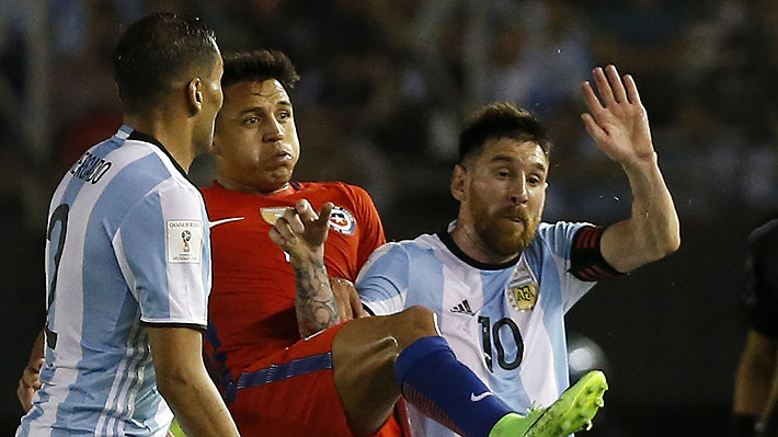 Chile luchó, pero no le bastó y un penal de Messi lo saca incluso de la zona de repechaje al Mundial