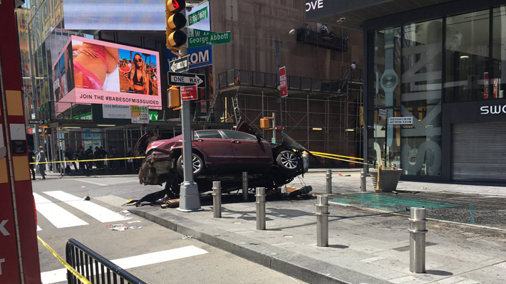 Nueva York: Atropello múltiple en Times Square deja al menos un muerto y 19 heridos