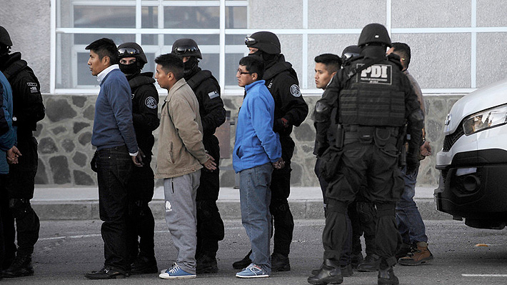 Nueve bolivianos detenidos en la frontera y condenados por delitos en Chile vuelven a su país