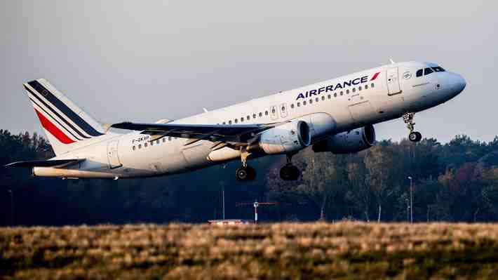 Bruselas aprueba un plan de ayuda de 4.000 millones de euros para Air France