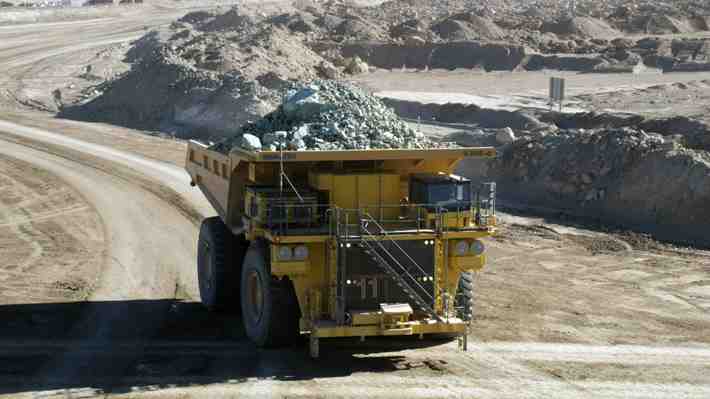 Minería recuperó 34 mil puestos de trabajo en un año y ocupación femenina en el sector saltó un 53,5%