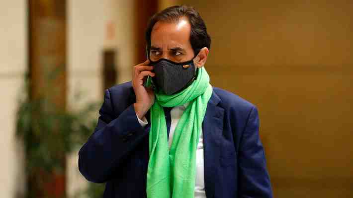 Mulet asegura que bajará su candidatura diputado luego que fiscalía anunciara su formalización por cohecho