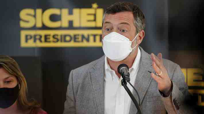 Sichel propone que deudores de pensión de alimentos no sean candidatos y dice que Parisi "le debe una explicación a Chile"