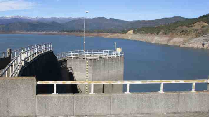 Sequía hace peligrar a la industria hidroeléctrica en América Latina y el impacto que podría tener en Chile