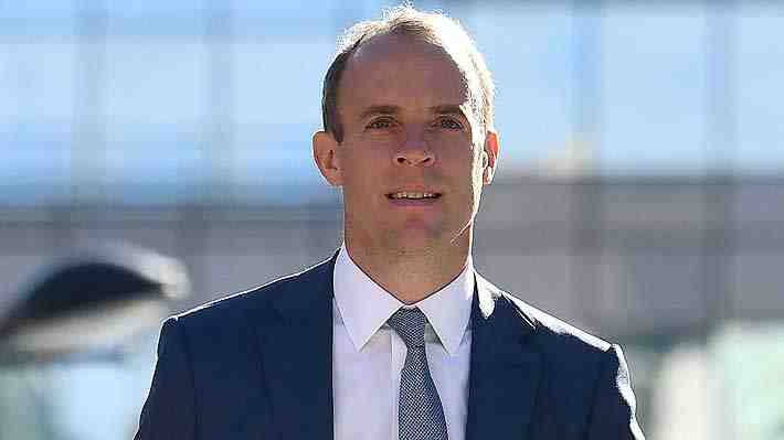 Ministro de Justicia británico es foco de burlas al confundir el significado de "misoginia" durante una entrevista