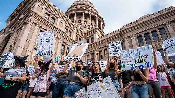 Juez de EE.UU. bloquea temporalmente la polémica ley de aborto de Texas