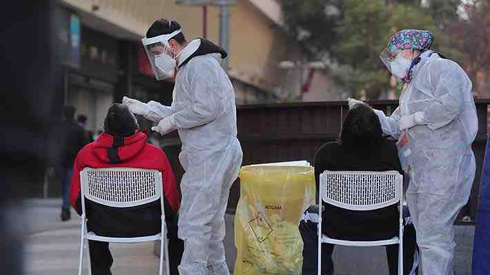 Informe epidemiológico: Casos activos se duplican en la RM el último mes y a nivel nacional suben a casi 7 mil
