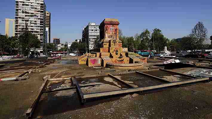 Especialistas evaluaron base del monumento a Baquedano tras 18-O: Tiene "daños acumulados" pero no son mayores