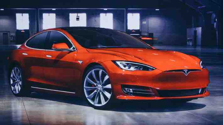 Pese a la crisis de microchips: Tesla multiplica su producción y ganancias en tercer trimestre