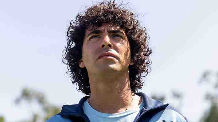 Serie sobre Maradona llega al streaming, y promete revelar detalles poco conocidos de la vida y carrera del "10"