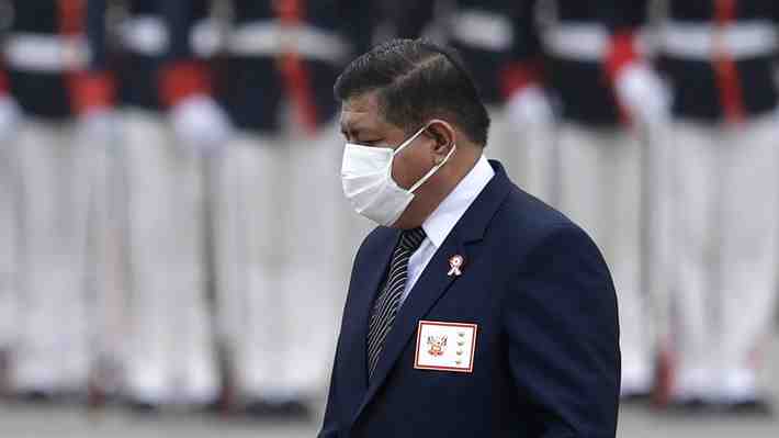 Fiscal general de Perú abre investigación contra ministro de Defensa por "presuntas presiones" a las FF.AA.
