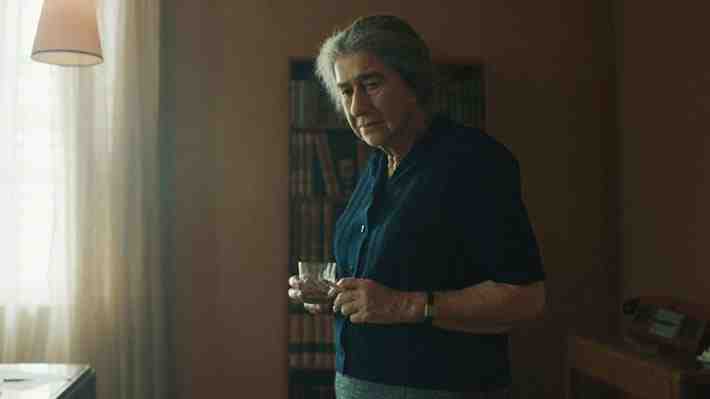 Irreconocible y realista: Difunden la primera imagen de Helen Mirren como Golda Meir