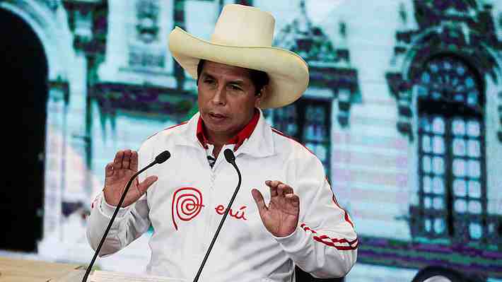 Oposición peruana presenta moción en el Congreso para destituir al presidente Pedro Castillo