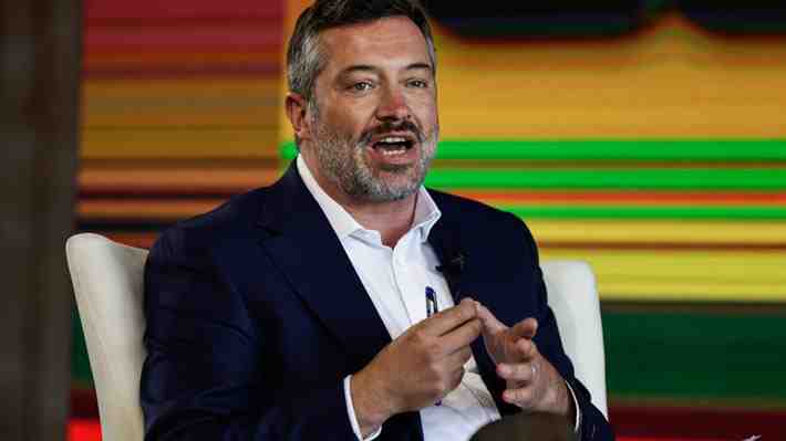 Sichel tras conversar con Kast: "Considero prioritario derrotar la amenaza del populismo de izquierda y comprometo mi voto para eso"