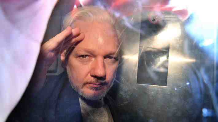 Justicia británica da la razón a EE.UU. y abre la puerta a la extradición de Julian Assange
