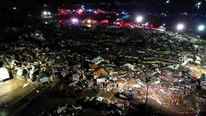 Al menos 50 personas mueren por el impacto de varios tornados en EE.UU.
