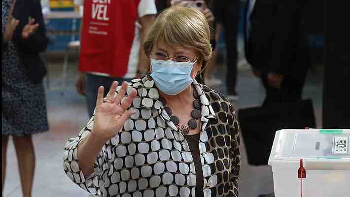 Bachelet dice que gobierno de Boric "será desafiante" y que quedan "muchos retos para mejorar la vida de la gente"