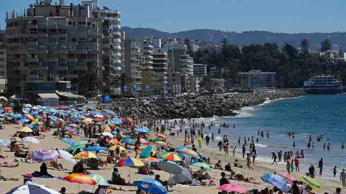 Paso a paso: Valparaíso, Viña del Mar y otras 17 comunas retroceden y refuerzan llamado a testearse antes de vacaciones