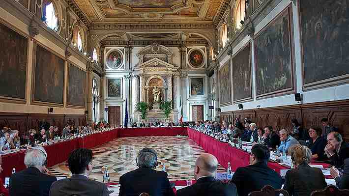 Comisión de Venecia define a los cinco integrantes que analizarán consulta chilena sobre la Convención Constitucional