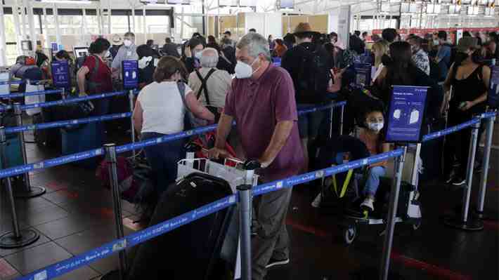Minsal flexibiliza PCR en aeropuertos y será aleatorio desde este martes: "Lo discutimos con ministros de salud y la OPS"