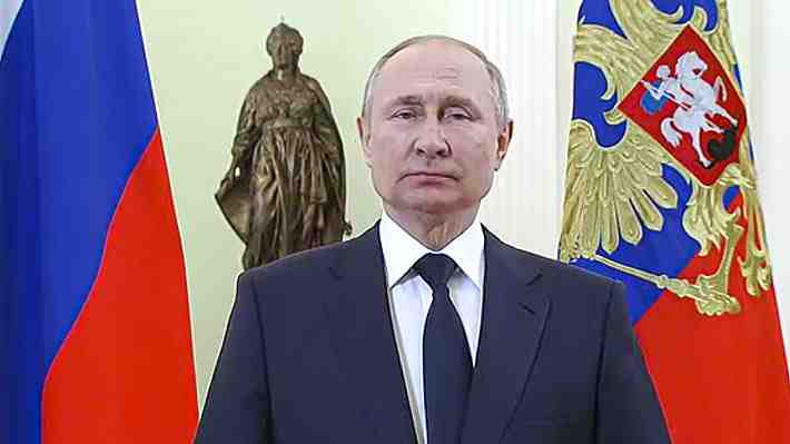 Desde no utilizar teléfonos inteligentes a preparar su comida bajo vigilancia: Cómo es la seguridad que rodea a Putin
