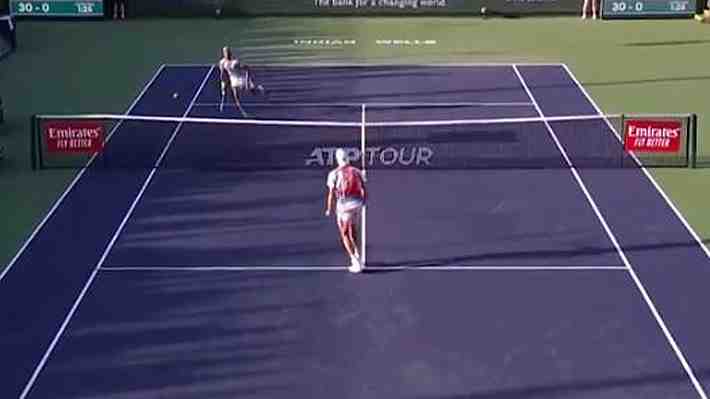 "¿Alguna vez han visto esto?": El insólito saque con extraño efecto que sorprendió al mundo del tenis en Indian Wells