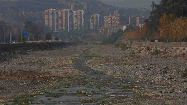Reutilización del agua, talleres y ordenanzas: Las medidas implementadas para enfrentar la crisis hídrica en la RM