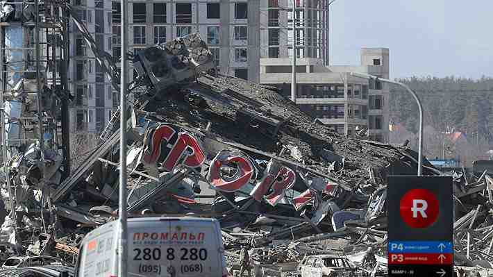 Rusia asegura que centro comercial de Kiev fue bombardeado porque se usaba como almacén de armamento