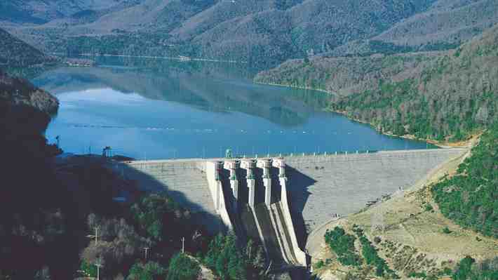 Pugna entre Enel y manifestantes Pehuenches: La compleja situación en la hidroeléctrica Pangue y la relevancia de la central