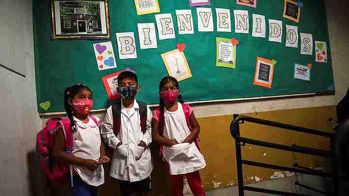 Buenos Aires regula el lenguaje inclusivo en todos los colegios: Profesores no podrán usar términos como "todes" o "chiques"