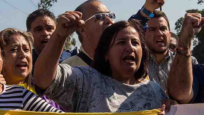 Oposición venezolana elige a exiliada en España como presidenta del Parlamento paralelo en reemplazo de Guaidó