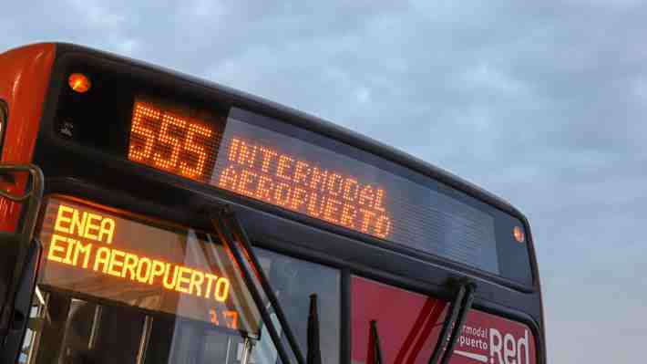 555 con destino al aeropuerto: El sábado parte recorrido del transporte público hasta la terminal