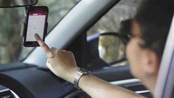 Conductor de una aplicación de transporte atropelló a sujeto que le robó su teléfono celular en Recoleta