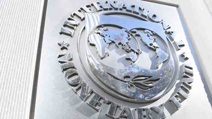 FMI eleva sus perspectivas de crecimiento para la economía mundial en 2023 por primera vez en un año
