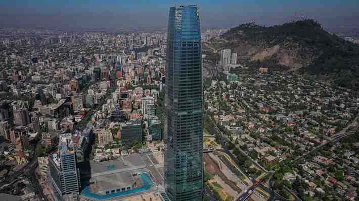 Economía chilena se contrae menos de lo esperado en diciembre de 2022 y encadena su cuarto retroceso consecutivo