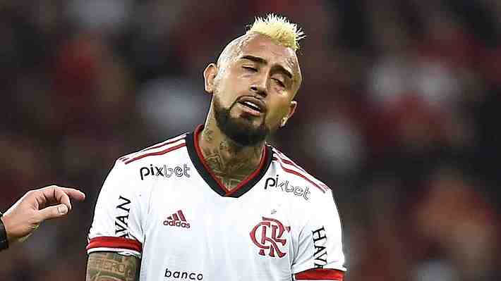 "Espectáculo dantesco": Prensa brasileña fulmina a Vidal por su rabieta en el Flamengo