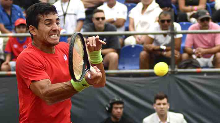 Garin sufre nuevo descalabro en la Davis, cae rotundamente ante el 129° del mundo y deja muy complicado a Chile ante Kazajistán