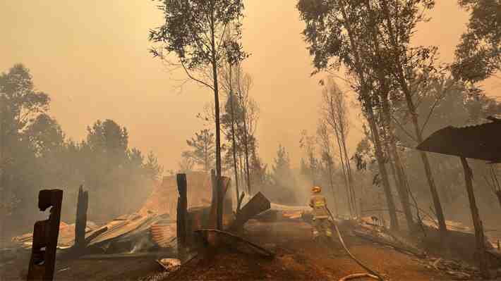 Incendios: Subtel informa que hay cerca de 140 estaciones de telecomunicaciones caídas y la región más afectada es Ñuble