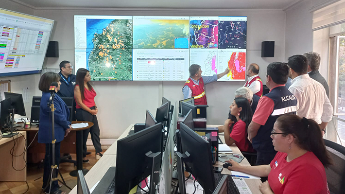 Conaf advierte que 26 comunas están con "Botón Rojo": Sistema predice áreas en peligro de incendio
