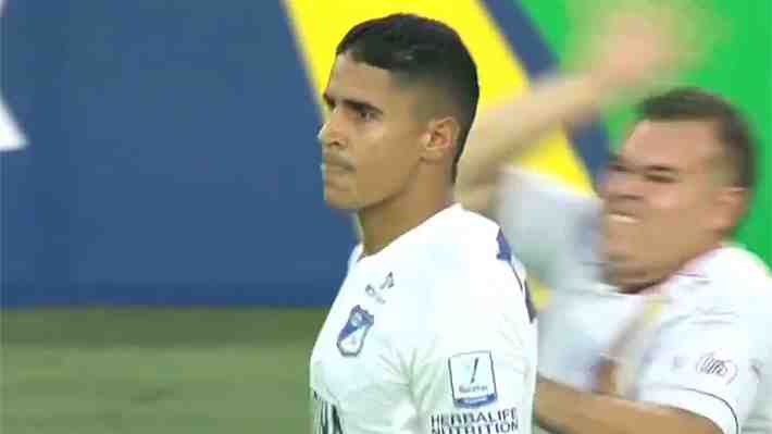 Escándalo en Colombia: Hincha agrede a futbolista, quien lo golpea de vuelta y se va expulsado... Mira la secuencia