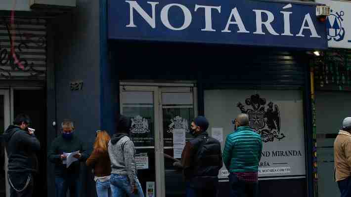 Reforma a notarios es "fundamental" para el Gobierno: El proyecto que duerme en el Senado y las sugerencias de la FNE