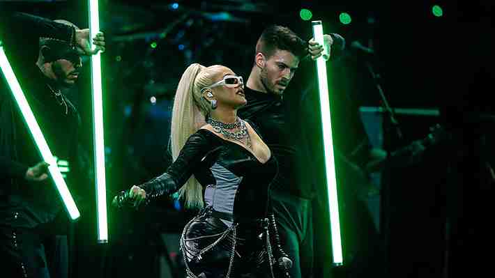 Christina Aguilera brinda tremendo espectáculo y hace vibrar Viña en penúltima noche de Festival