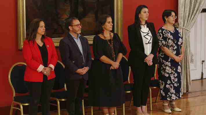Agradecimientos, "orgullo" y buenos deseos a los sucesores: Los mensajes de los ministros que dejaron sus cargos