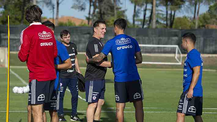 Los jugadores con que Berizzo podría completar la nómina de la "Roja" para el amistoso ante Paraguay
